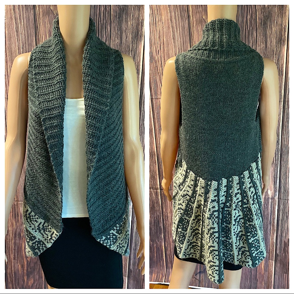 Iperico made in Italy one size wool boho print gray & cream colored sweater